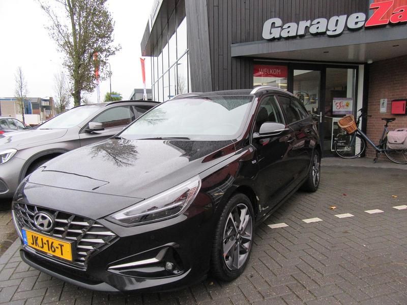 Occasion Hyundai i30 Comfort 120 PK (88 kW) 2023 Zwart Stationwagen