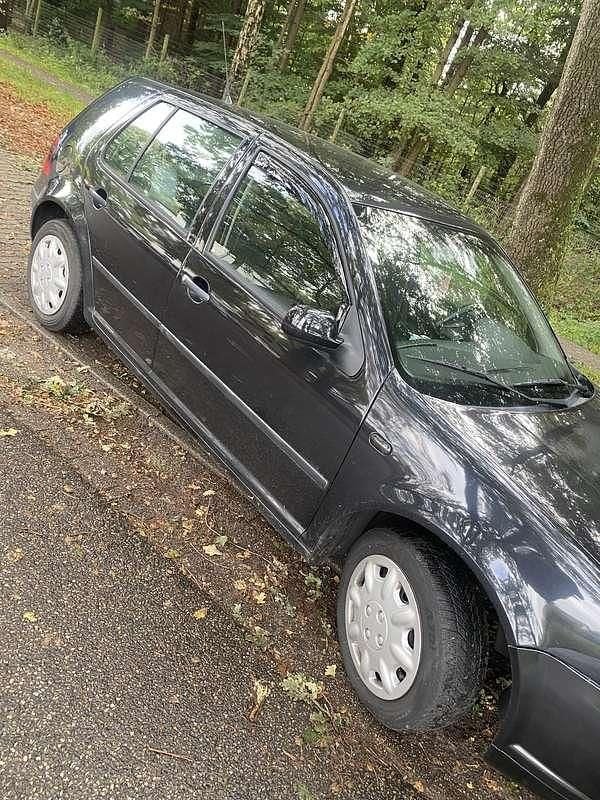 Zwart Gebruikt 2000 VW Golf IV Trendline Hatchback | € 1.200 (Eerlijke prijs) - Afbeelding 1/4
