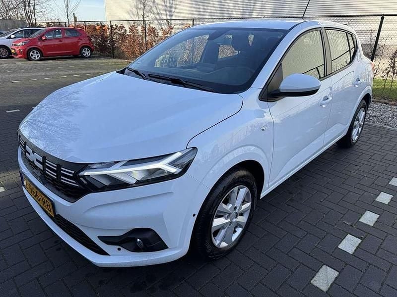 Wit Occasion 2024 Dacia Sandero Hatchback | € 15.995 (Goede deal) - Afbeelding 1/4