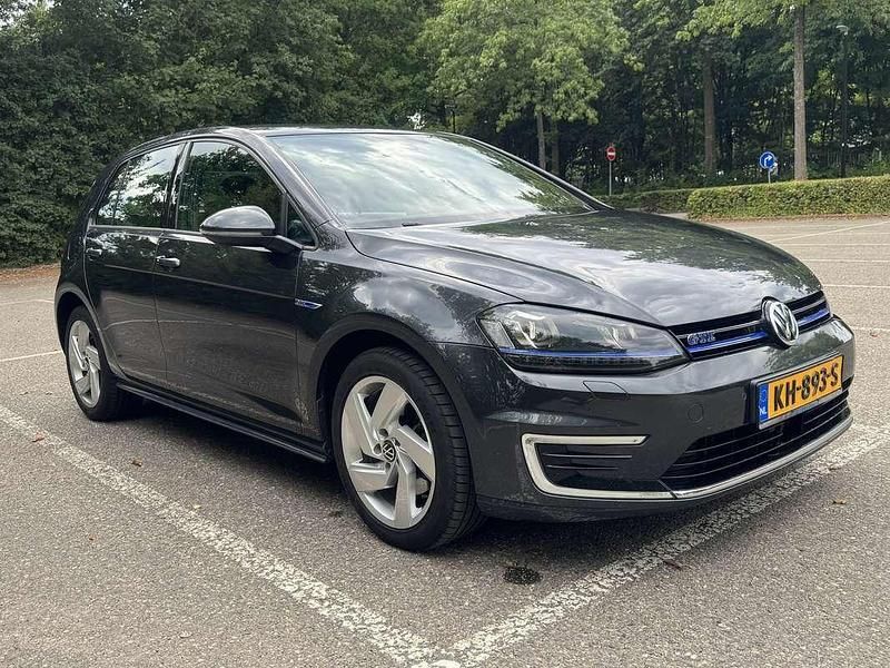 Gebruikt 2015 VW Golf VII GTE Sedan | € 12.500 (Eerlijke prijs) - Afbeelding 1/4