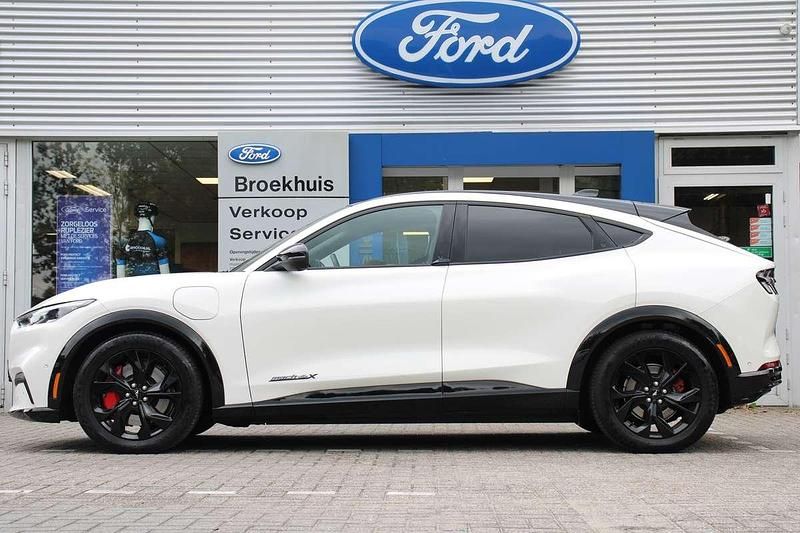Occasion Ford Mustang Mach-E Premium 258 kW (351 PK) 2023 Wit SUV