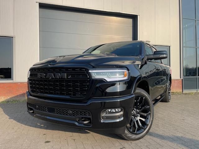 Zwart Gebruikt 2024 Dodge Ram Limited Pickup | € 90.900 (Eerlijke prijs) - Afbeelding 1/4