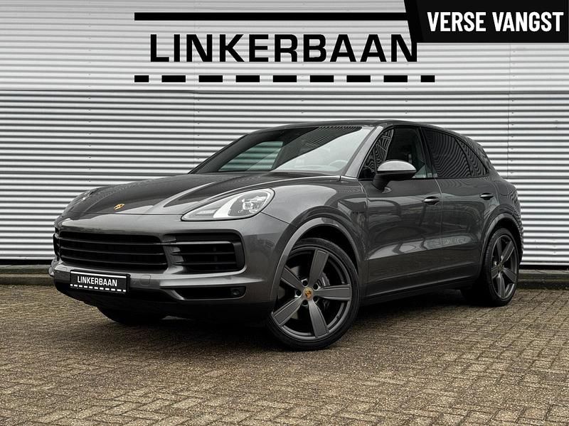 Grijs Occasion 2020 Porsche Cayenne Sport SUV | € 57.995 (Super prijs) - Afbeelding 1/3