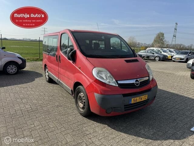 Rood Gebruikt 2007 Opel Vivaro Van | € 2.950 (Eerlijke prijs) - Afbeelding 1/4