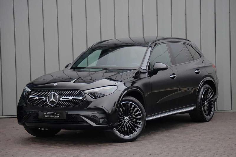 Zwart Gebruikt 2024 Mercedes GLC300e AMG SUV | € 74.500 (Duur) - Afbeelding 1/4