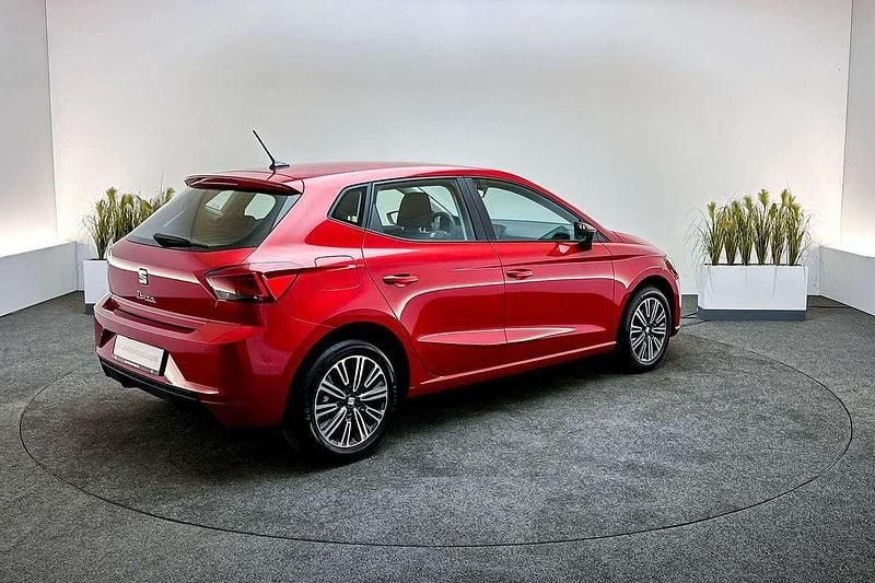 Occasion Seat Ibiza Business 116 PK (85 kW) 2024 Desire red Hatchback