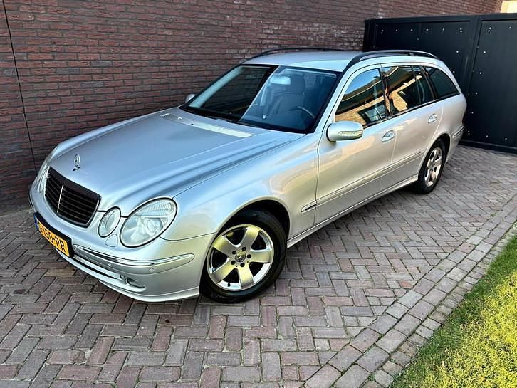 Occasion Mercedes E200 Avantgarde 163 PK (119 kW) 2004 Grijs (metallic) Stationwagen
