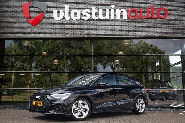 Zwart Gebruikt 2020 Audi A3 Sportback S-Line Hatchback | € 24.950 (Iets duurder) - Afbeelding 1/4