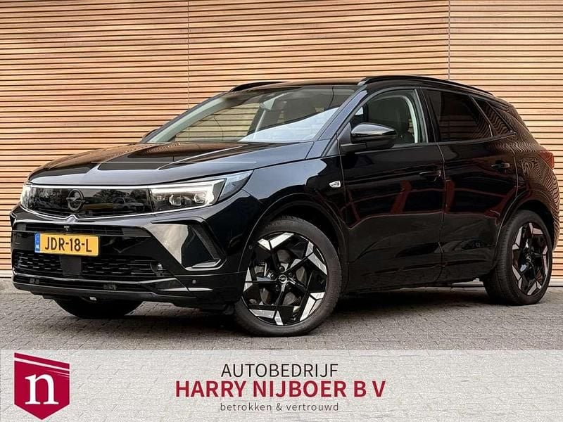 Zwart (metallic) Occasion 2023 Opel Grandland X GSe SUV | € 27.400 (Eerlijke prijs) - Afbeelding 1/4
