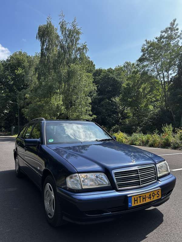 Blauw Gebruikt 1999 Mercedes C180 Classic Stationwagen | € 4.499 - Afbeelding 1/4