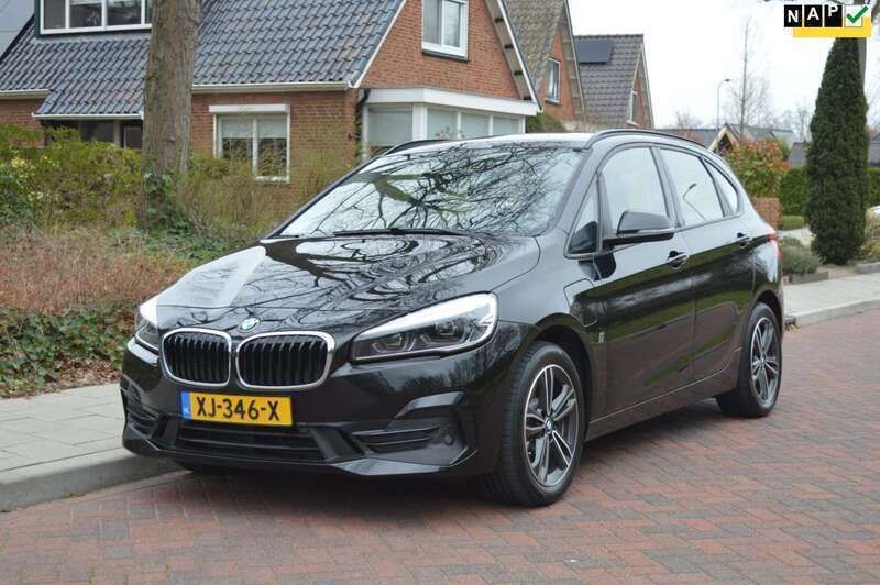 Zwart Gebruikt 2019 BMW 225 Active Tourer Efficient Dynamics MPV | € 16.995 (Eerlijke prijs) - Afbeelding 1/4