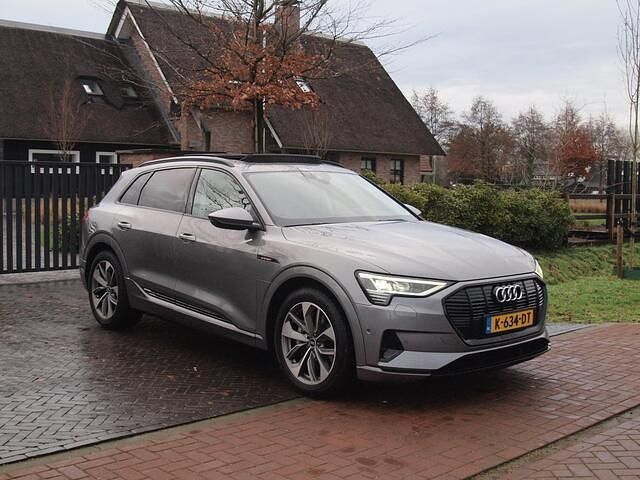 Occasion Audi e-tron Business 300 kW (408 PK) 2020 Grijs SUV