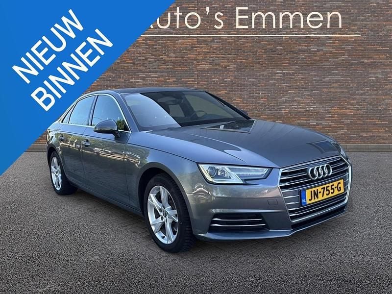 Grijs Gebruikt 2016 Audi A4 Sport Sedan | € 12.999 (Goede deal) - Afbeelding 1/4
