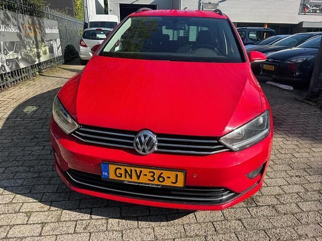 Occasion VW Golf Sportsvan LOUNGE 110 PK (80 kW) 2015 Rood MPV