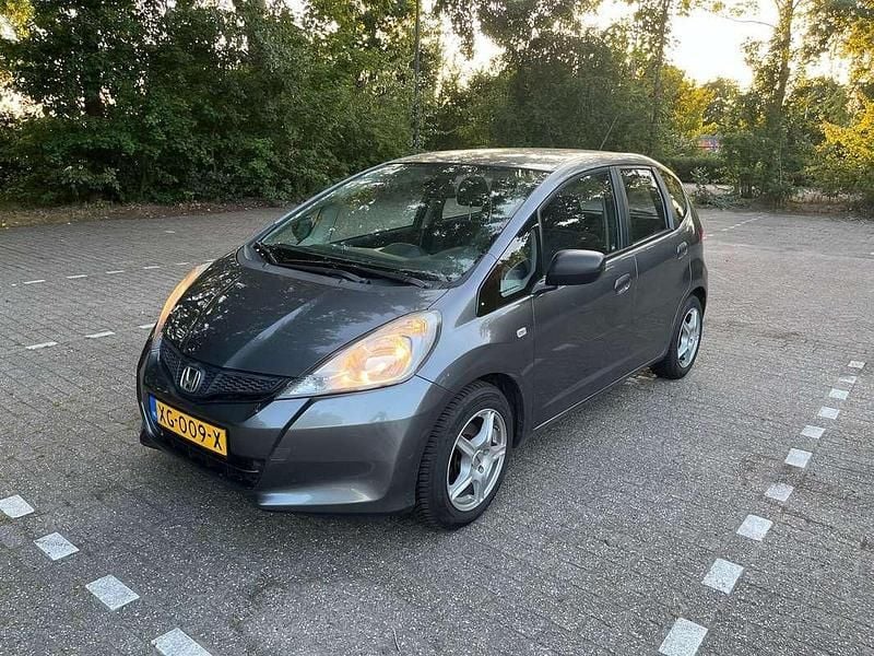 Grijs Gebruikt 2012 Honda Jazz S Hatchback | € 5.450 (Eerlijke prijs) - Afbeelding 1/4