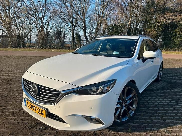 Wit Occasion 2017 Mazda 6 Active Stationwagen | € 12.999 (Goede deal) - Afbeelding 1/4
