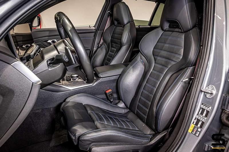 Occasion BMW 320e M Sport 163 PK (119 kW) 2024 Grijs (metallic) Stationwagen