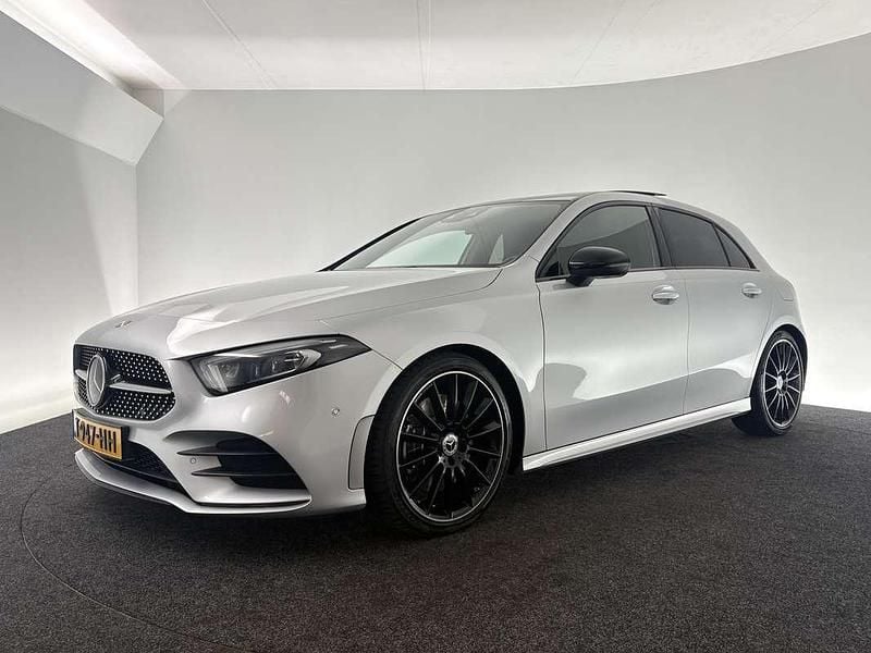 Grijs Gebruikt 2019 Mercedes A250 AMG Hatchback | € 27.899 (Eerlijke prijs) - Afbeelding 1/4