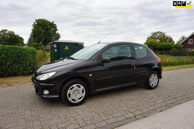Zwart Gebruikt 2007 Peugeot 206 Forever Hatchback | € 950 (Goede deal) - Afbeelding 1/4