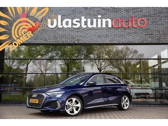 Blauw Gebruikt 2023 Audi A3 Sportback e-tron Advanced Sedan | € 37.850 (Duur) - Afbeelding 1/4