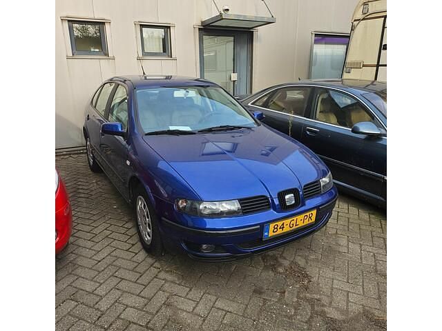 Blauw Occasion 2001 Seat Leon Hatchback | € 3.150 (Eerlijke prijs) - Afbeelding 1/4