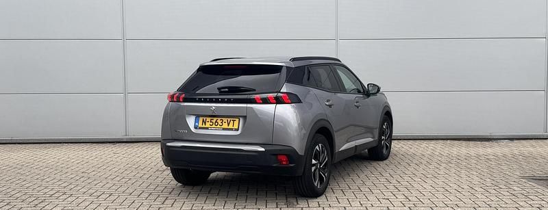 Grijs Gebruikt 2021 Peugeot e-2008 Allure SUV | € 16.940 (Goede deal) - Afbeelding 1/3