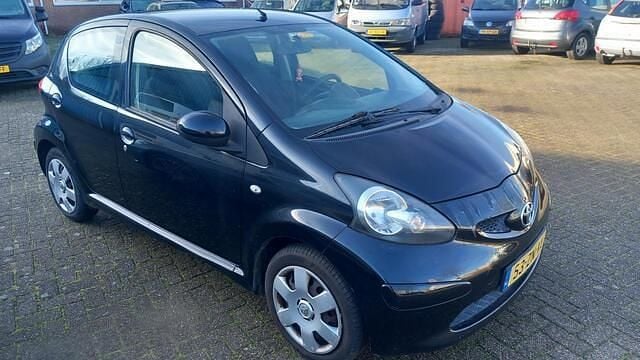 Occasion Toyota Aygo 68 PK (50 kW) 2008 Zwart Hatchback