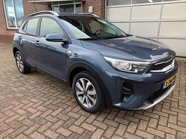 Blauw Gebruikt 2022 Kia Stonic Comfort SUV | € 19.850 (Eerlijke prijs) - Afbeelding 1/4
