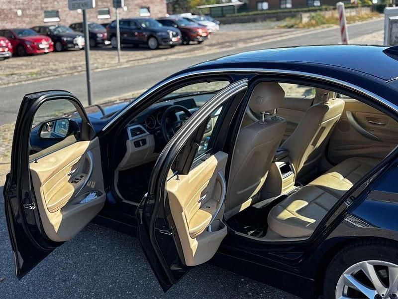 Blauw Gebruikt 2013 BMW 320 Sedan | € 6.990 (Super prijs) - Afbeelding 1/4