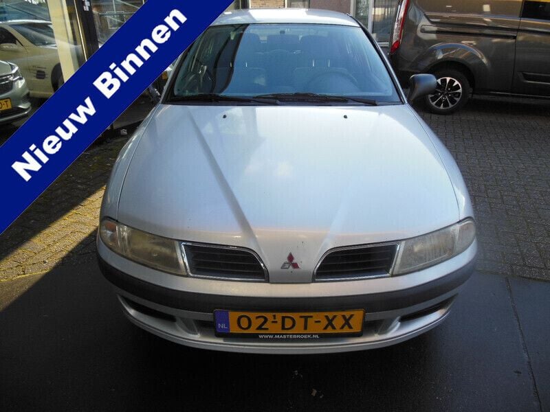 Grijs Gebruikt 2000 Mitsubishi Carisma Hatchback | € 3.150 - Afbeelding 1/4