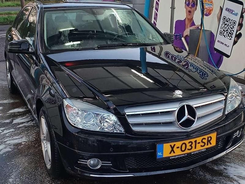 Zwart Gebruikt 2010 Mercedes C180 Avantgarde Sedan | € 9.000 (Eerlijke prijs) - Afbeelding 1/3