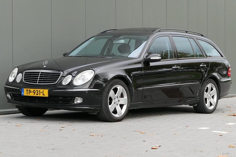 Zwart Gebruikt 2003 Mercedes E500 Elegance Stationwagen | € 9.440 (Eerlijke prijs) - Afbeelding 1/4
