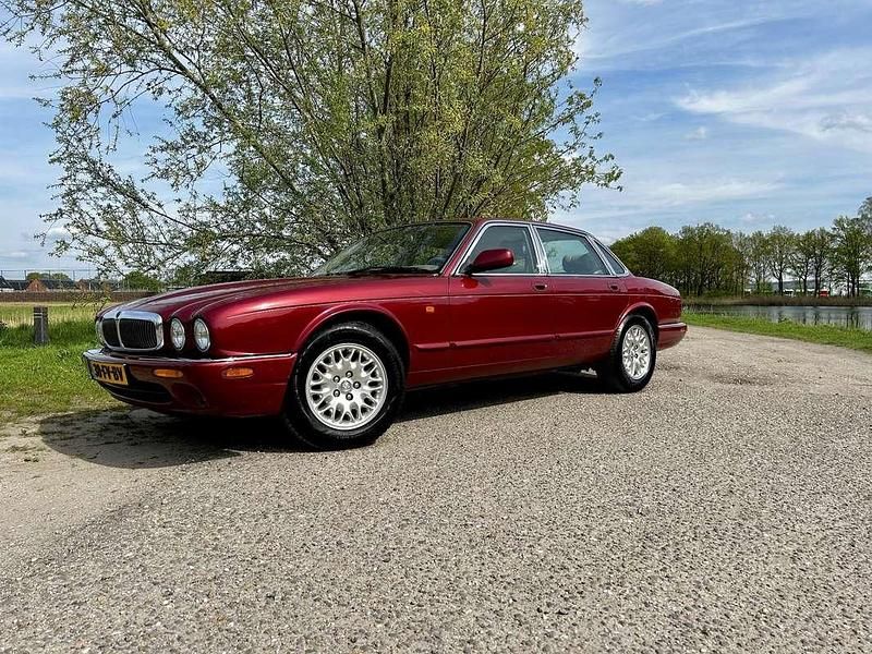 Rood Gebruikt 2000 Jaguar XJ Sedan | € 9.500 (Super prijs) - Afbeelding 1/4