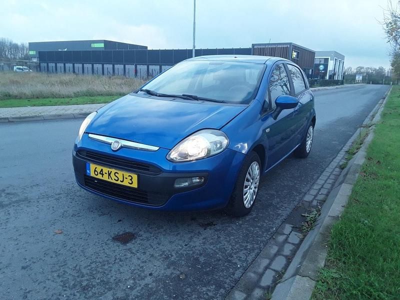 Blauw (metallic) Gebruikt 2010 Fiat Punto Dynamic Hatchback | € 1.950 - Afbeelding 1/4