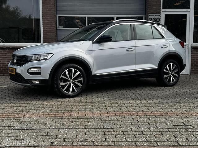 Wit Gebruikt 2018 VW T-Roc Style SUV | € 11.950 (Goede deal) - Afbeelding 1/4