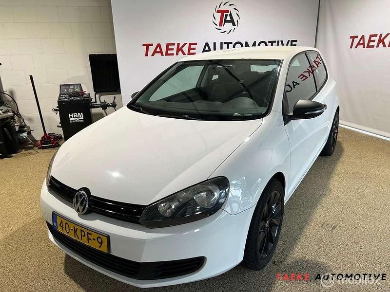 Wit Gebruikt 2010 VW Golf VI Trendline Hatchback | € 1.950 (Super prijs) - Afbeelding 1/4