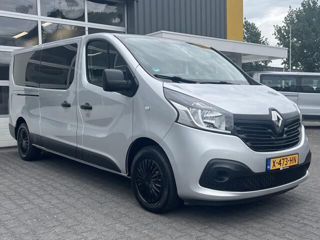 Grijs Gebruikt 2018 Renault Trafic Authentique Van | € 24.950 - Afbeelding 1/4