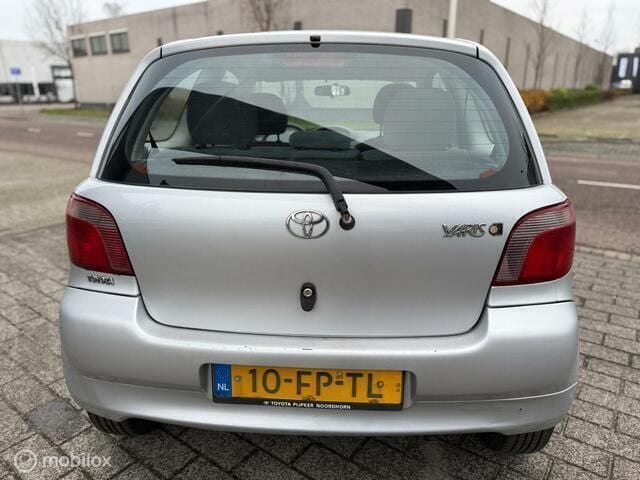 Occasion Toyota Yaris Sol 86 PK (63 kW) 2000 Grijs Hatchback