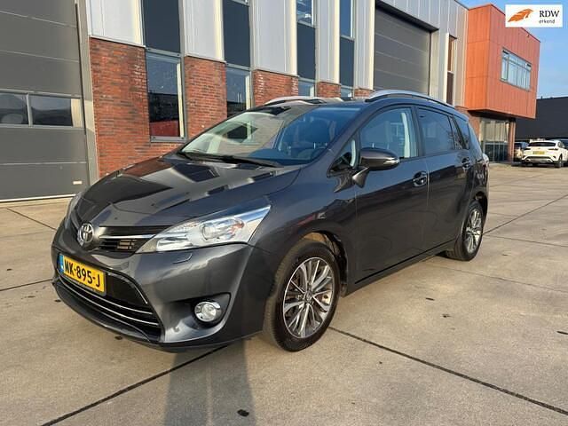 Grijs Occasion 2016 Toyota Verso MPV | € 11.950 (Eerlijke prijs) - Afbeelding 1/4