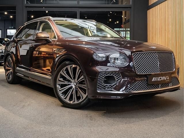 Bruin (metallic) Gebruikt 2023 Bentley Bentayga SUV | € 219.995 - Afbeelding 1/4