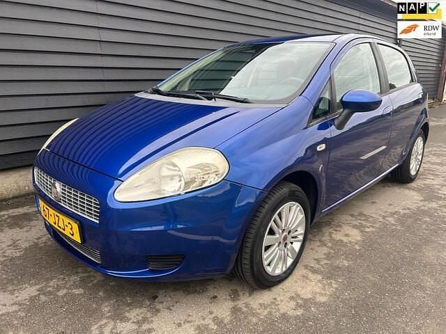 Blauw Gebruikt 2009 Fiat Grande Punto Lusso Hatchback | € 3.445 (Eerlijke prijs) - Afbeelding 1/4