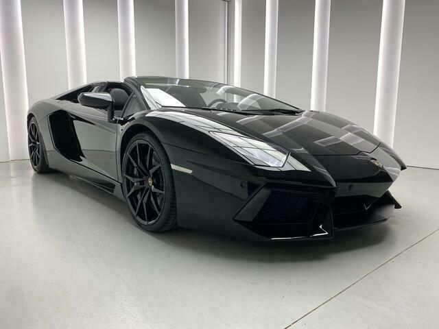 Zwart Gebruikt 2015 Lamborghini Aventador Cabriolet | € 349.950 - Afbeelding 1/4