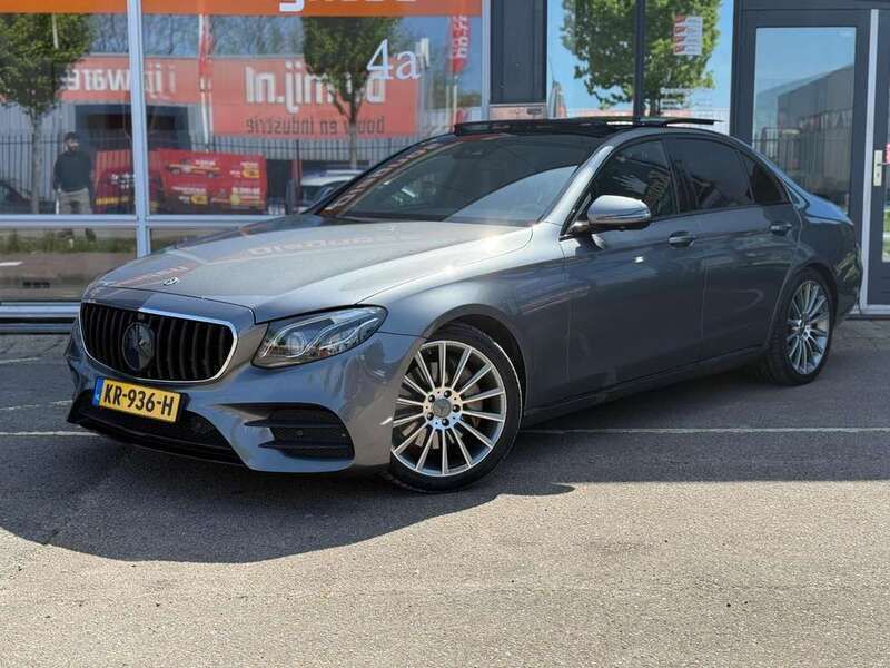 Grijs Gebruikt 2016 Mercedes E350 Prestige Sedan | € 29.950 - Afbeelding 1/4