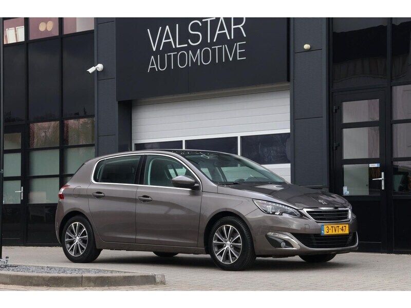 Beige, metallic lak Gebruikt 2014 Peugeot 308 Premium Hatchback | € 11.750 (Eerlijke prijs) - Afbeelding 1/4