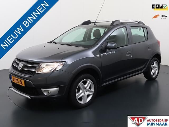 Grijs Gebruikt 2016 Dacia Sandero Hatchback | € 6.450 (Eerlijke prijs) - Afbeelding 1/4