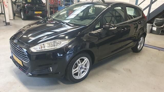 Zwart Occasion 2013 Ford Fiesta Titanium Hatchback | € 5.445 (Goede deal) - Afbeelding 1/4