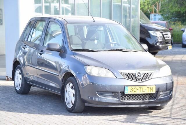 Grijs Gebruikt 2006 Mazda 2 Hatchback | € 995 - Afbeelding 1/4