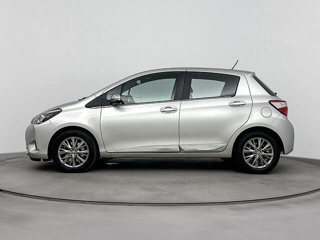 Occasion Toyota Yaris Active 99 PK (72 kW) 2019 Ultra silver metallic (licht zilver metallic) Hatchback