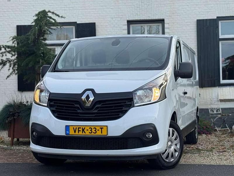 Wit Occasion 2019 Renault Trafic Luxe MPV | € 10.450 (Super prijs) - Afbeelding 1/4