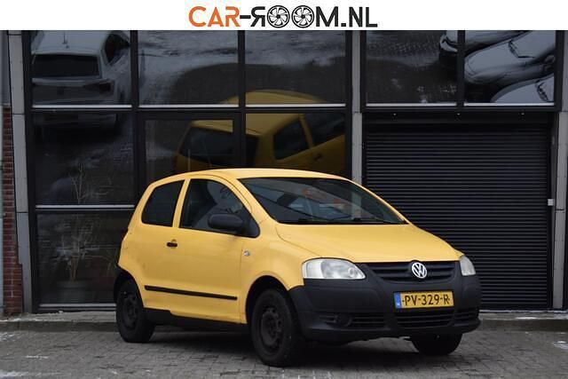 Geel Occasion 2009 VW Fox Trendline Hatchback | € 695 (Super prijs) - Afbeelding 1/4